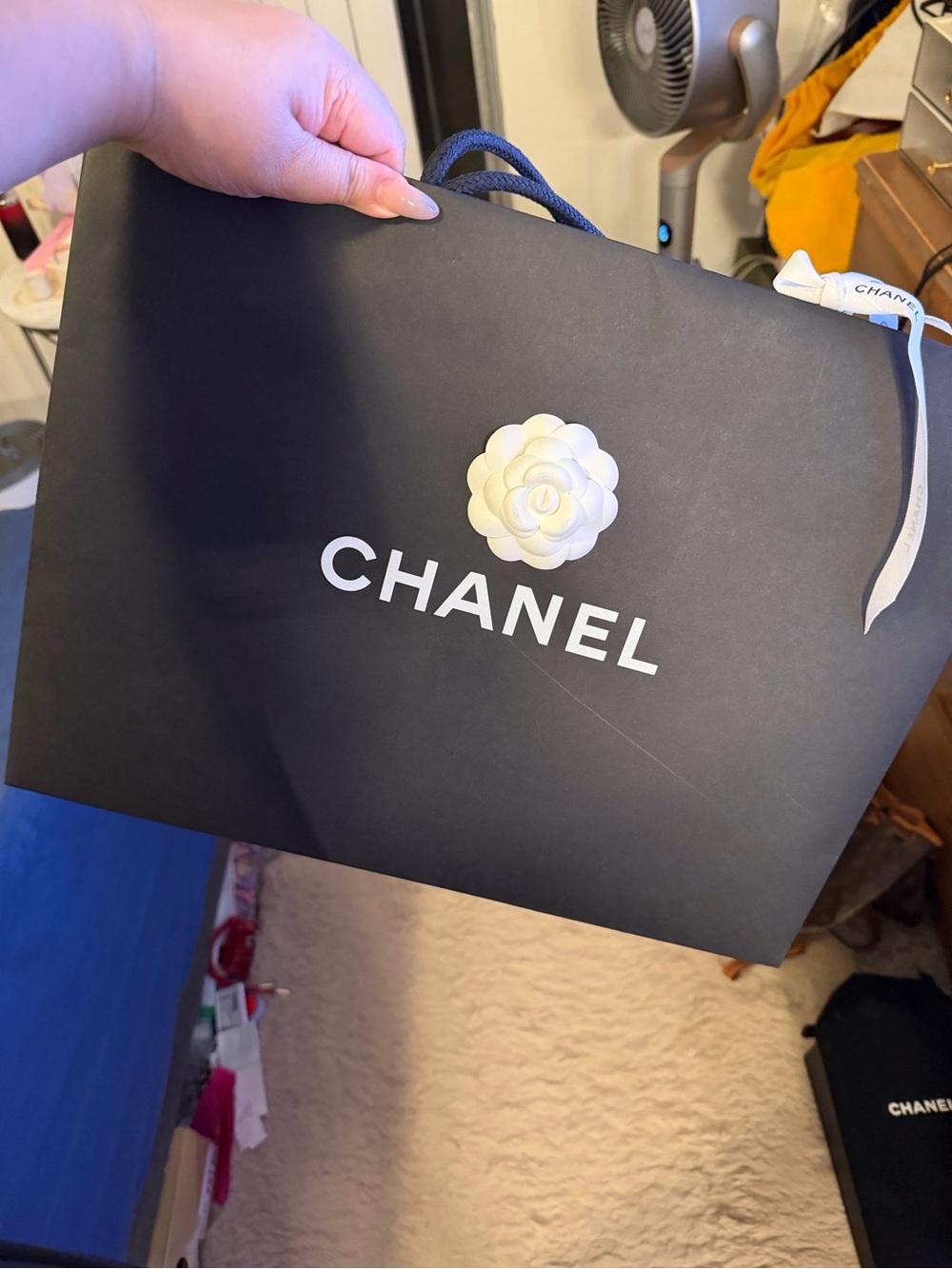 BRAND NEW CHANEL SHOPPING BAG LARGE SIZE
